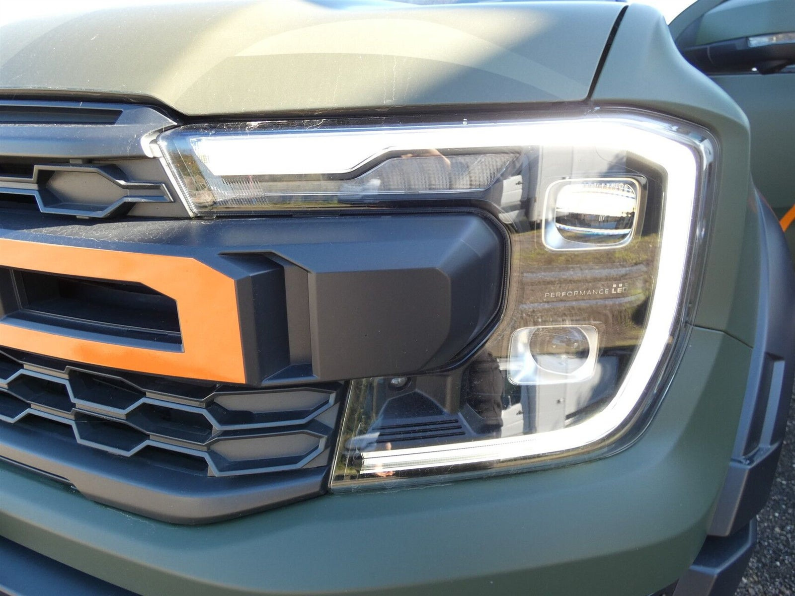 Grå Ford Ranger Raptor fra 2023
