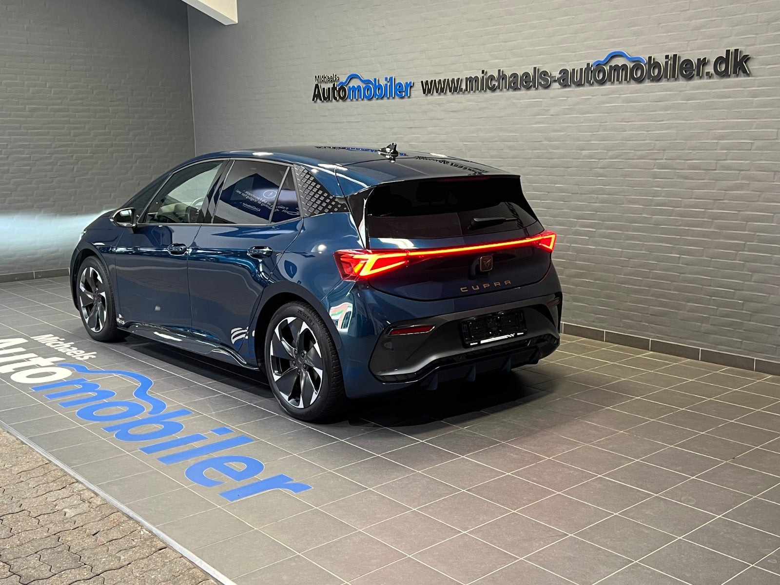 Blå Cupra Born fra 2023