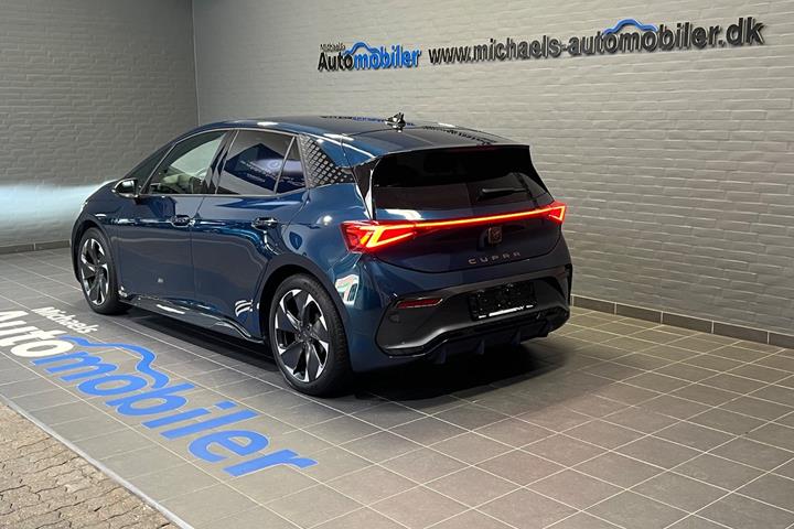 Blå Cupra Born fra 2023