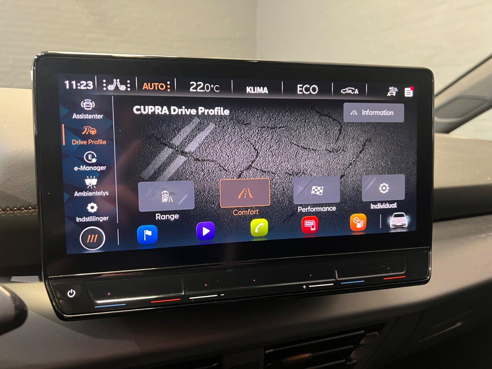 Blå Cupra Born fra 2023