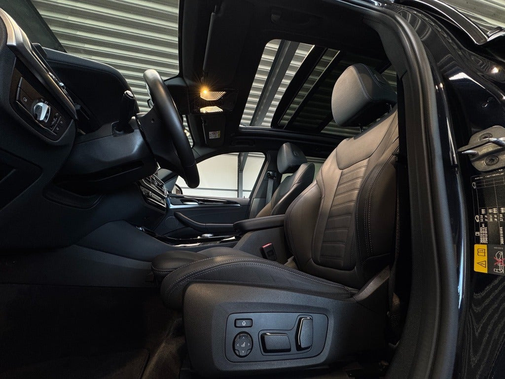 Sort BMW iX3 fra 2023