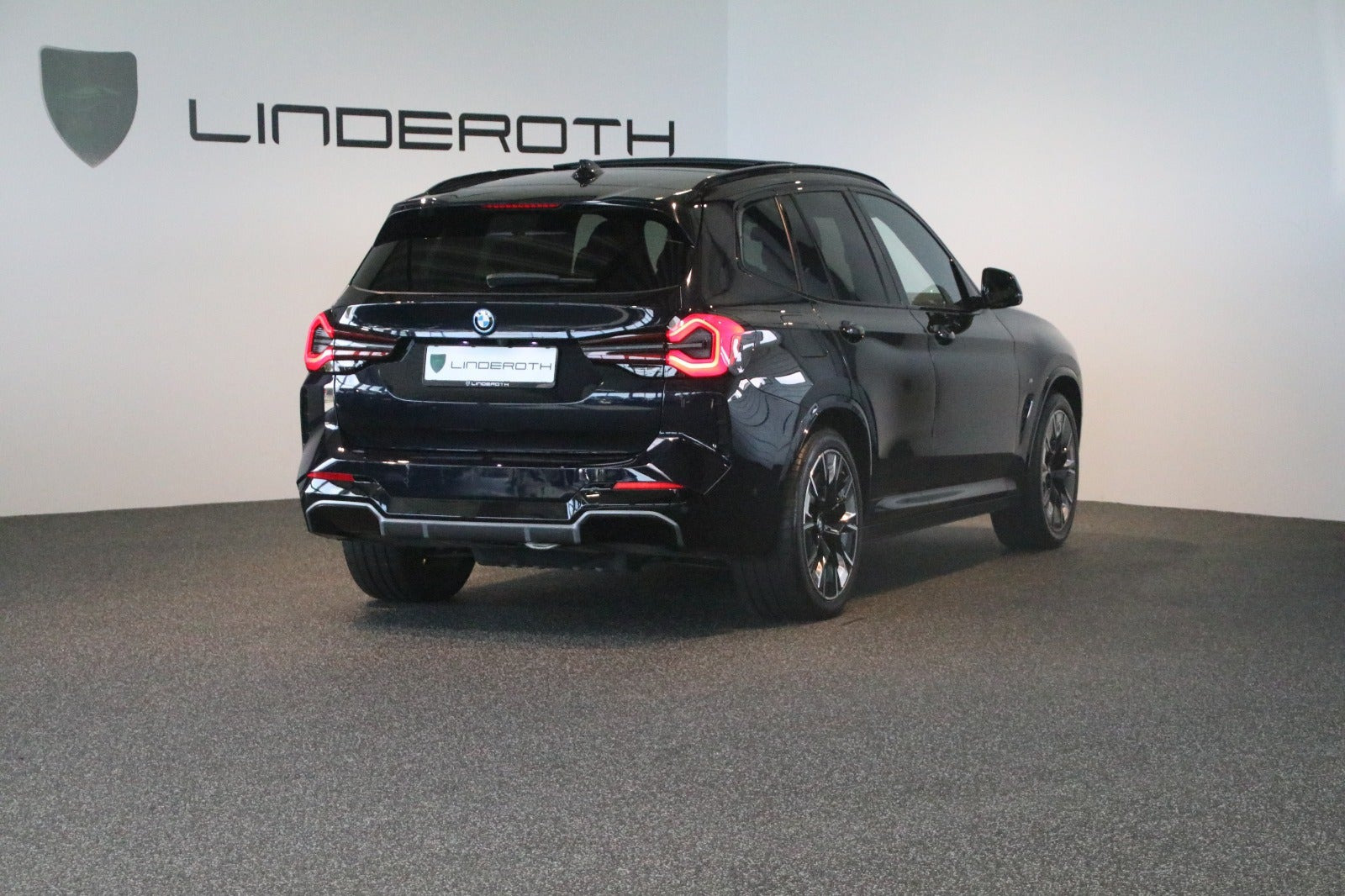 Sort BMW iX3 fra 2024
