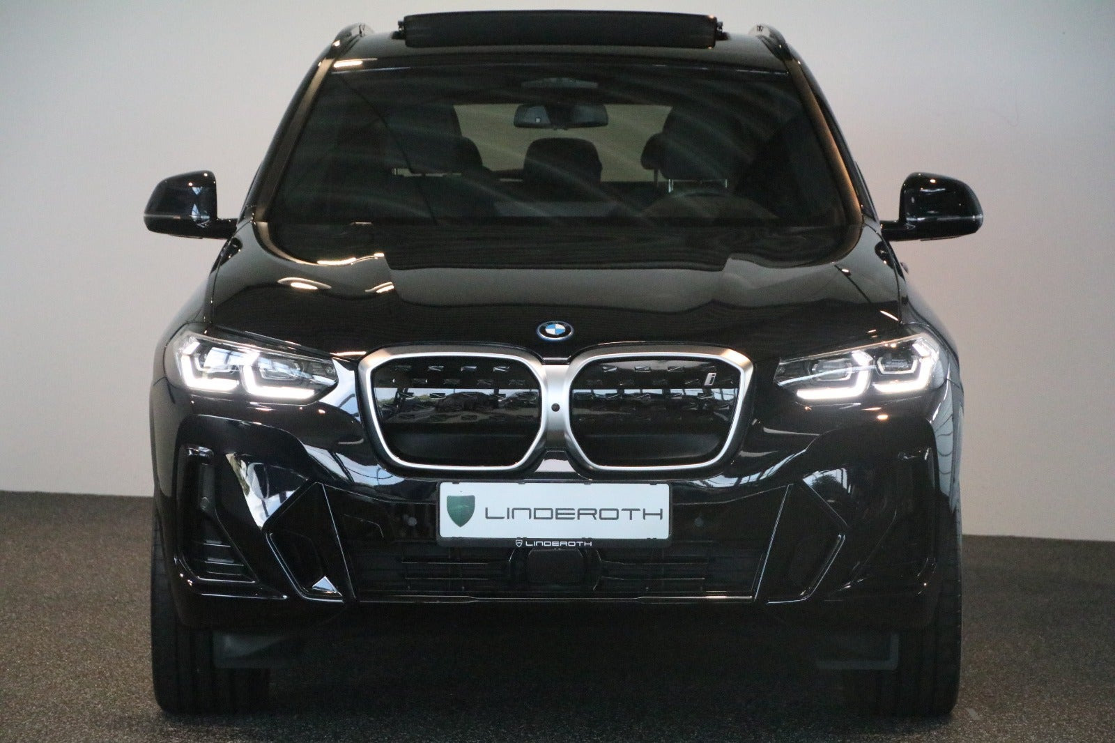 Sort BMW iX3 fra 2024