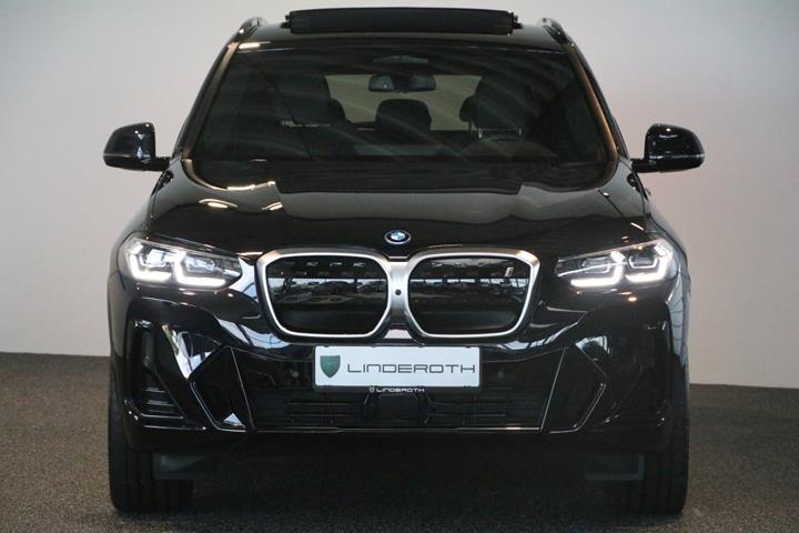 Sort BMW iX3 fra 2024