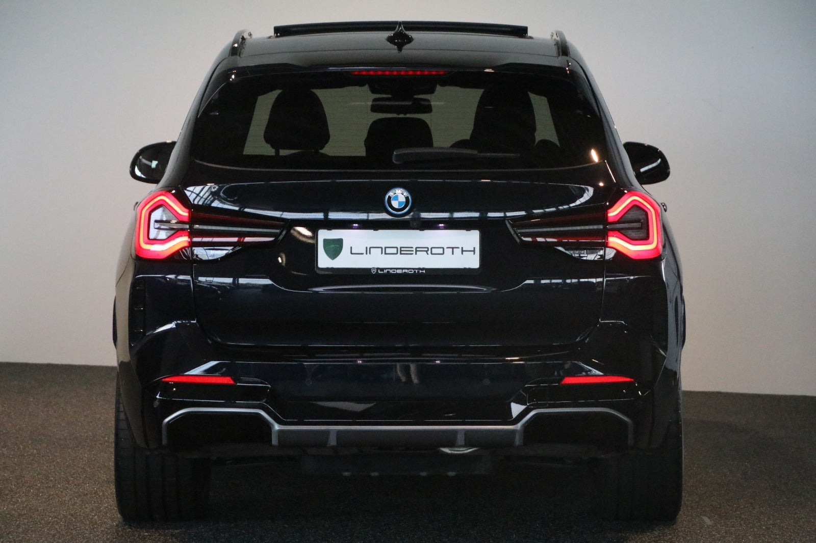 Sort BMW iX3 fra 2024