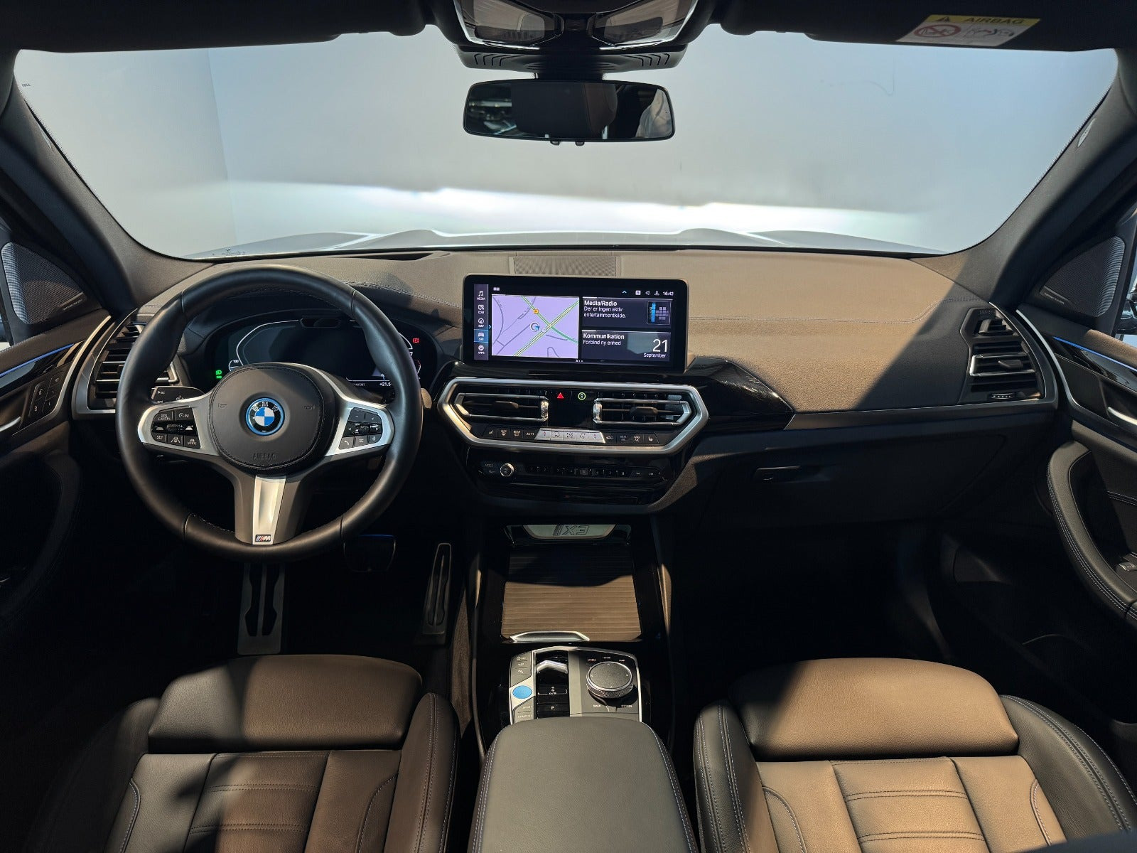 Sort BMW iX3 fra 2024