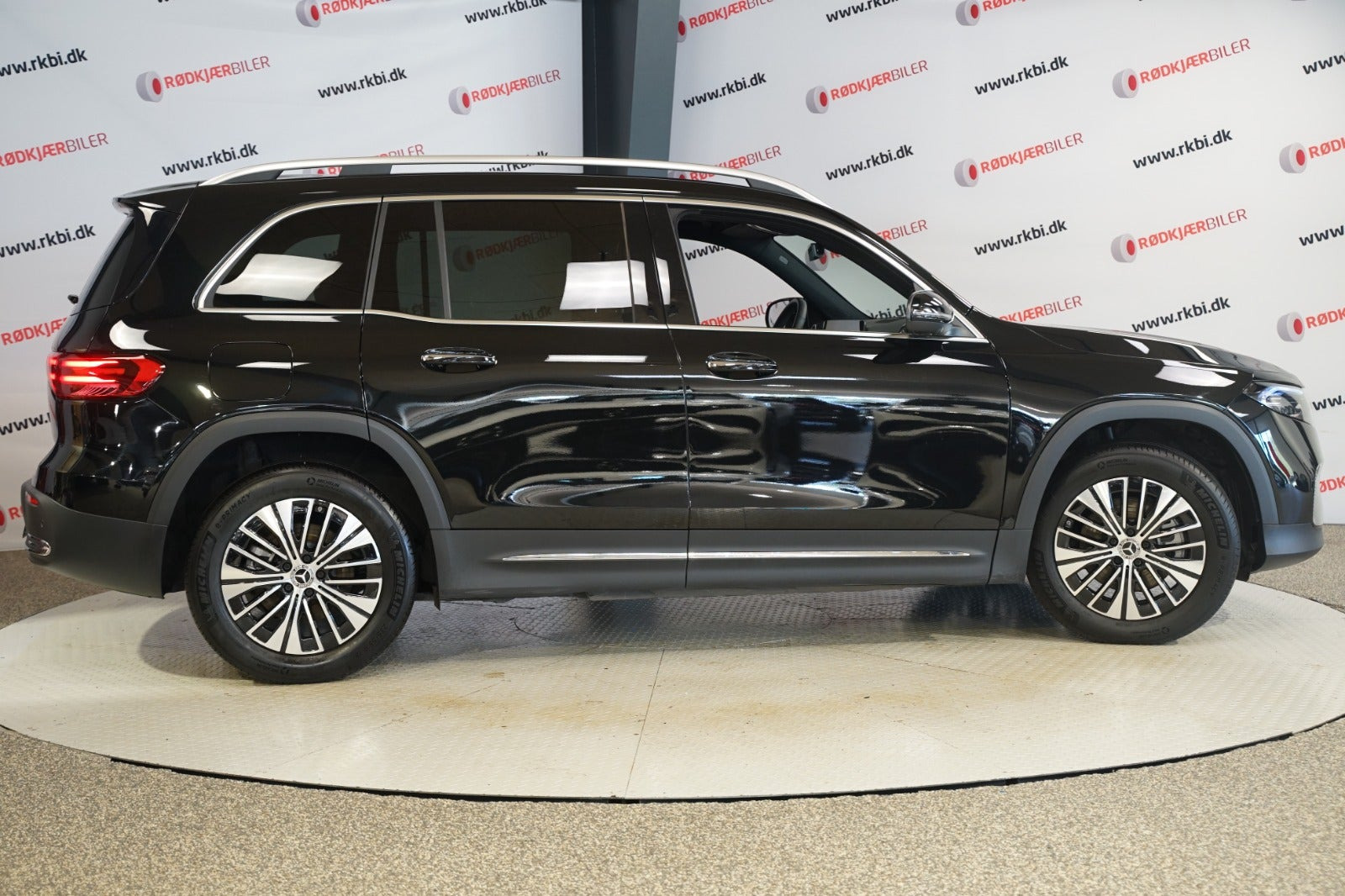 Sort Mercedes EQB250+ fra 2025