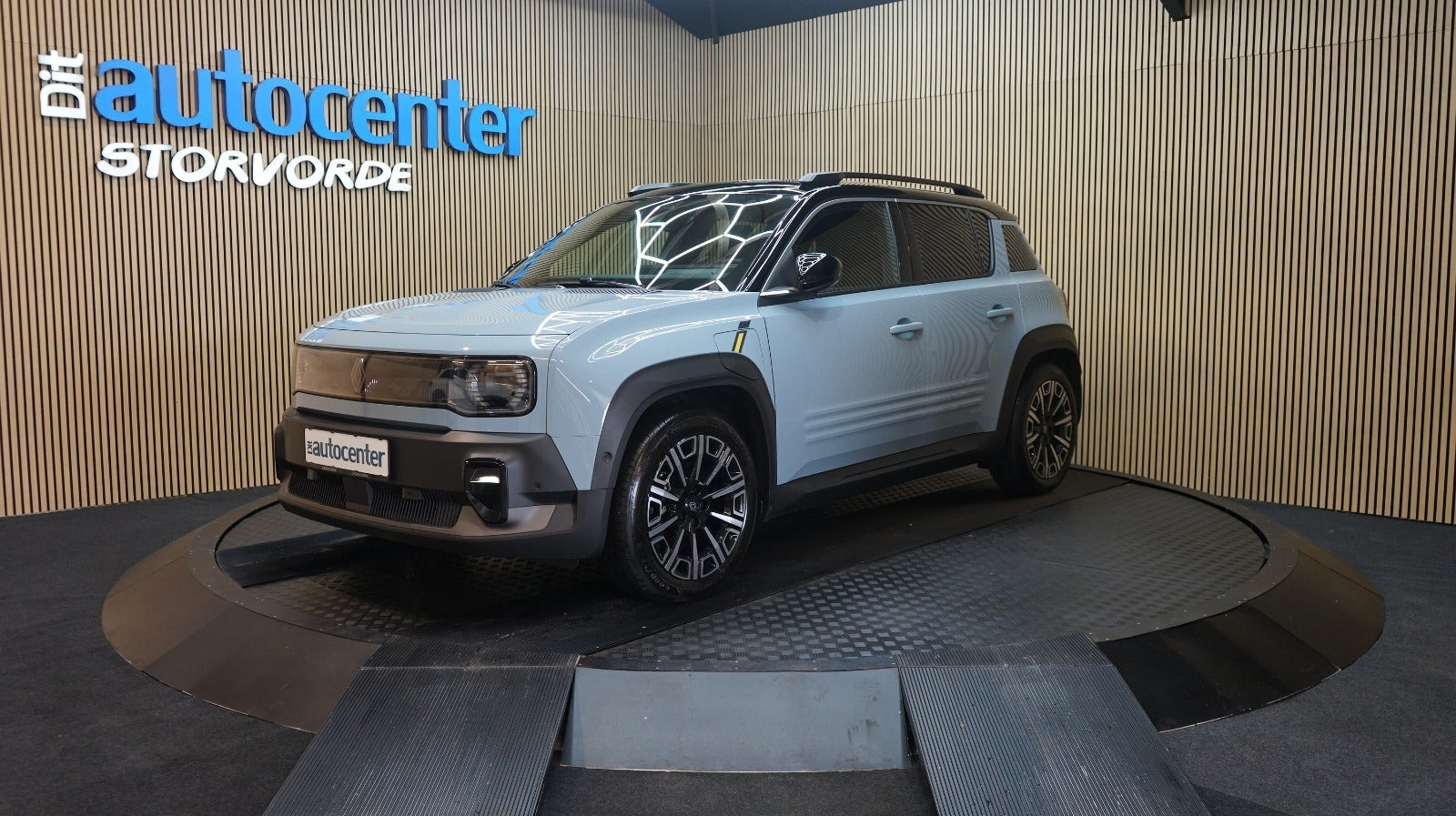 Blå Renault 4 E-Tech fra 2025