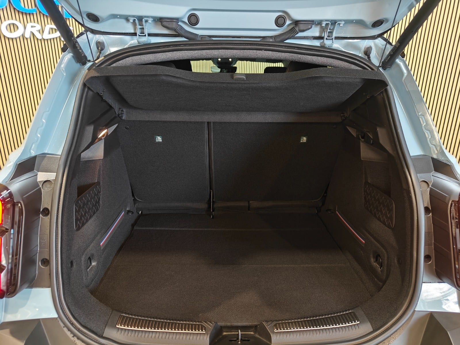 Blå Renault 4 E-Tech fra 2025