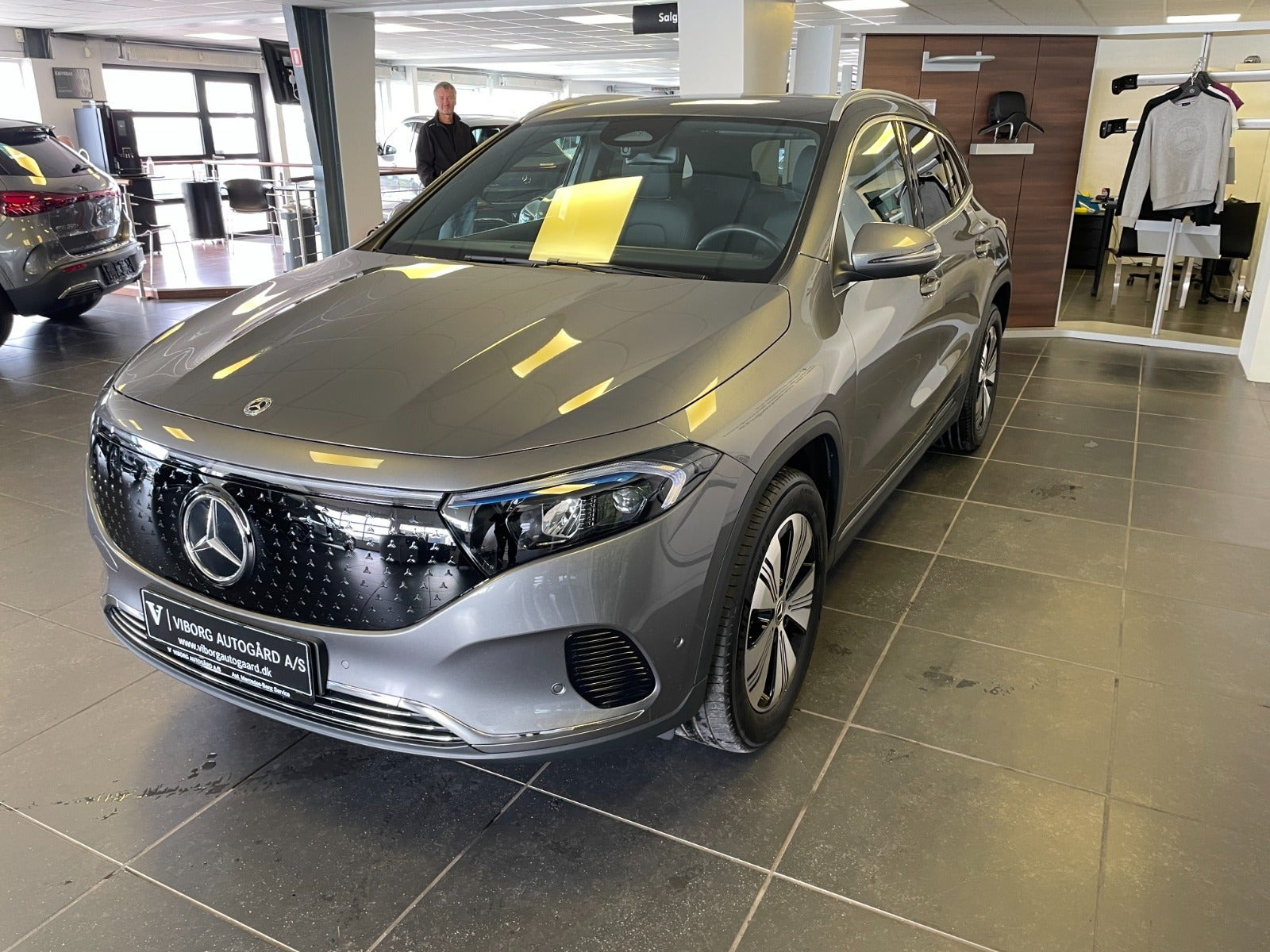 Grå Mercedes EQA250+ fra 2026
