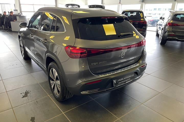 Grå Mercedes EQA250+ fra 2026