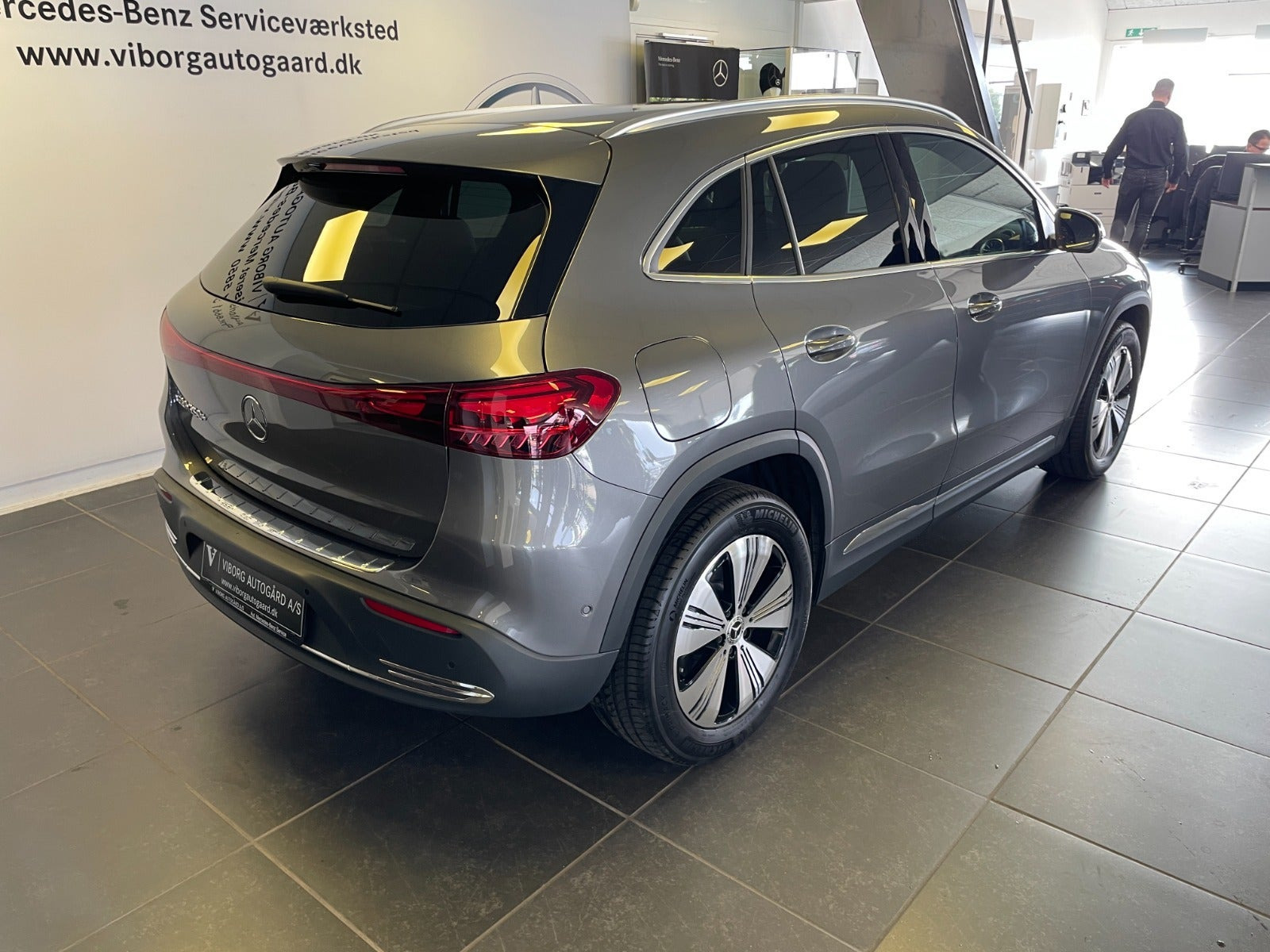 Grå Mercedes EQA250+ fra 2026