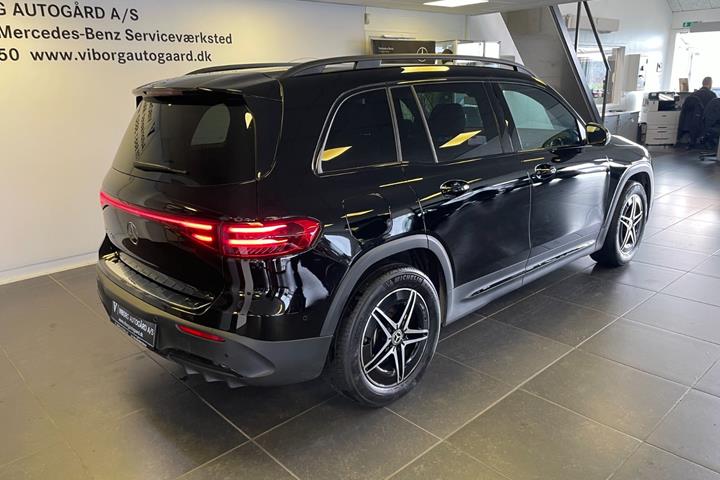 Sort Mercedes EQB250+ fra 2026