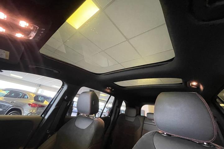 Sort Mercedes EQB250+ fra 2026