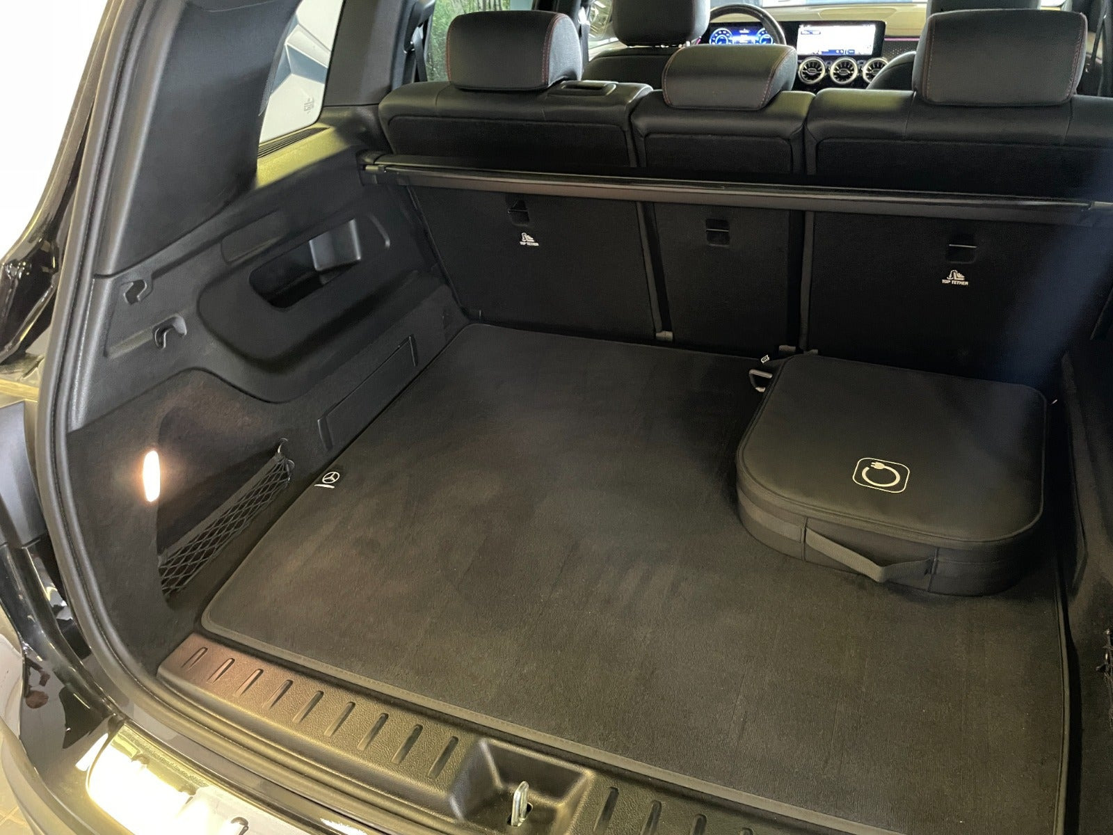 Sort Mercedes EQB250+ fra 2026