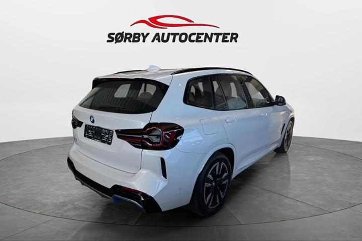 Hvid BMW iX3 fra 2024
