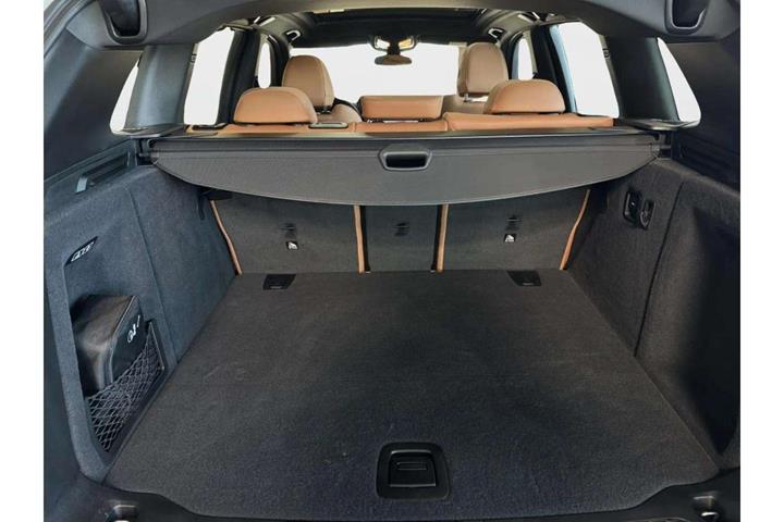 Hvid BMW iX3 fra 2024