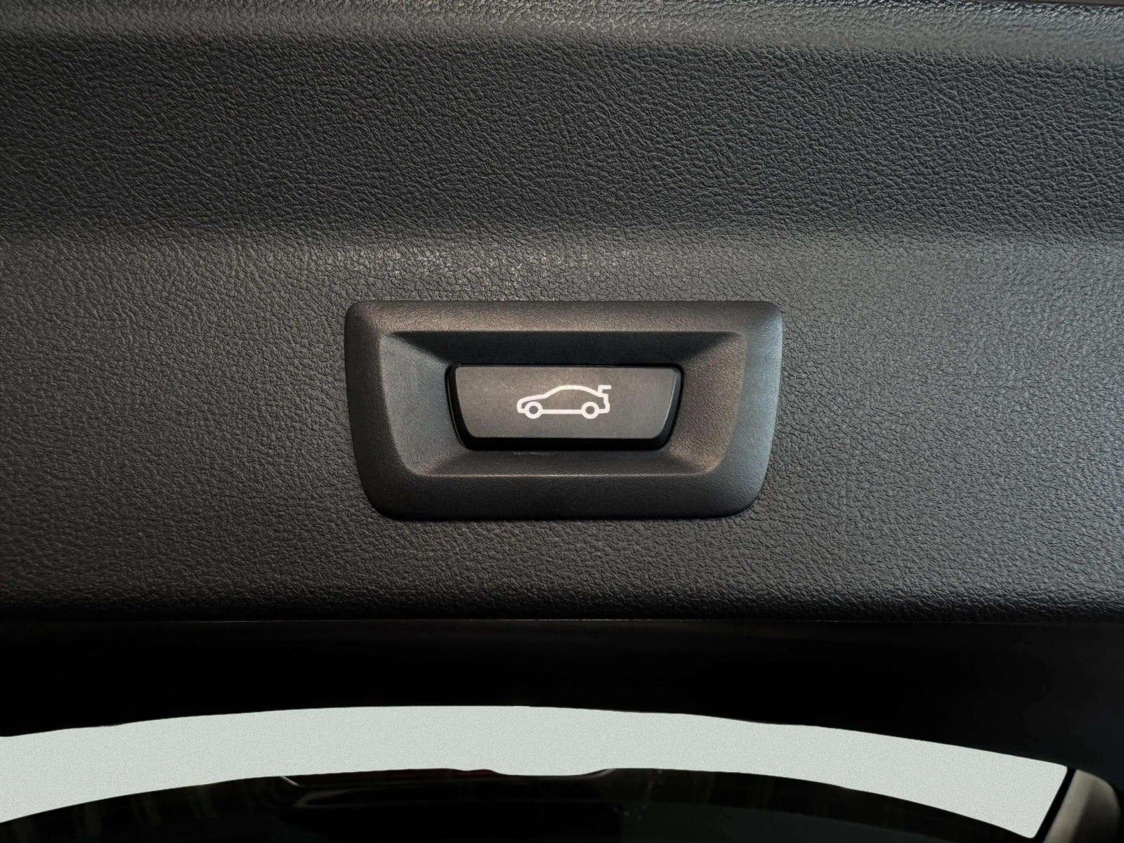 Hvid BMW iX3 fra 2024