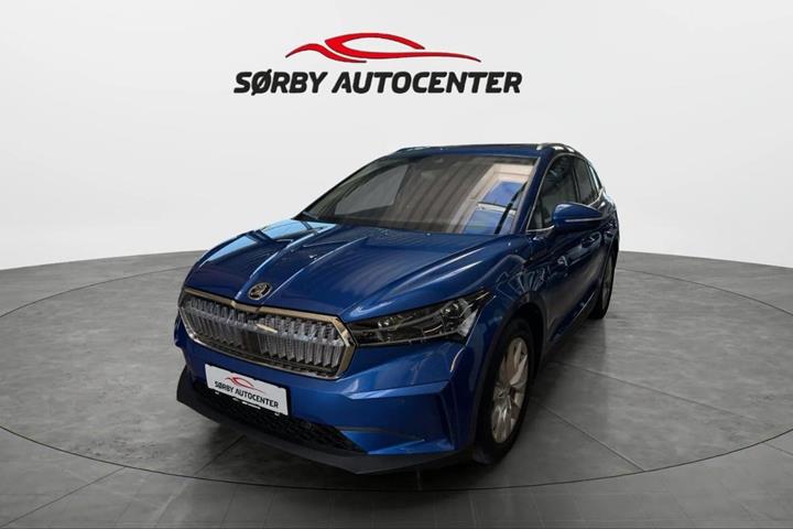 Blå Skoda Enyaq fra 2023
