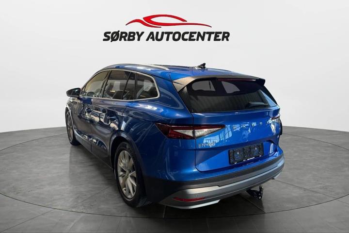 Blå Skoda Enyaq fra 2023