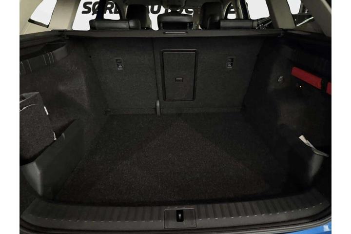 Blå Skoda Enyaq fra 2023