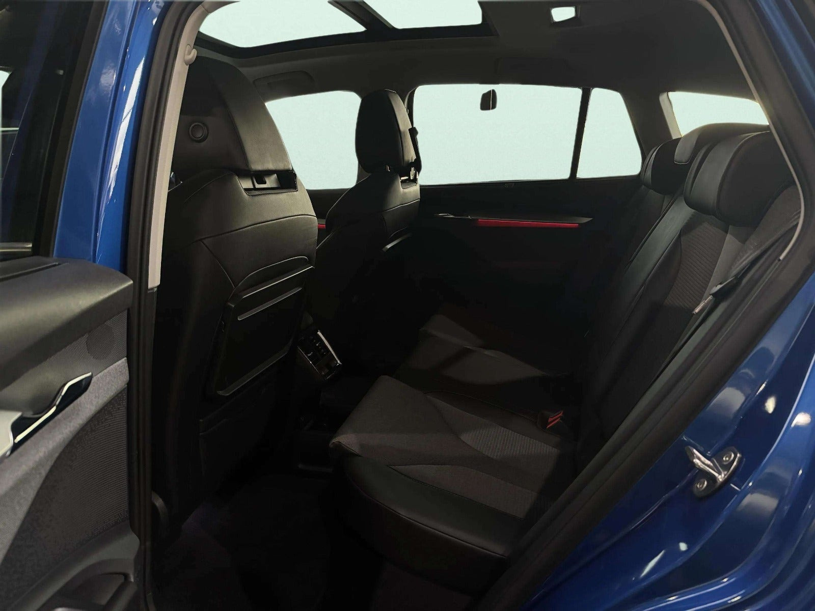 Blå Skoda Enyaq fra 2023