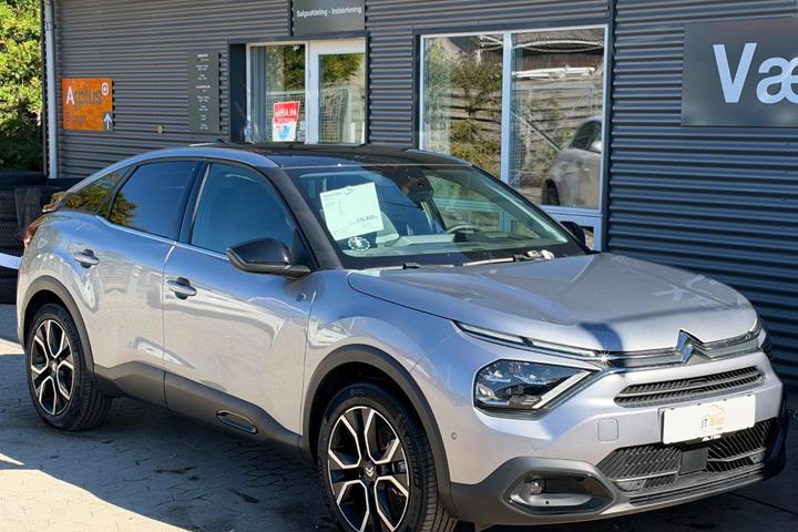 Grå Citroën ë-C4 fra 2024 set udefra