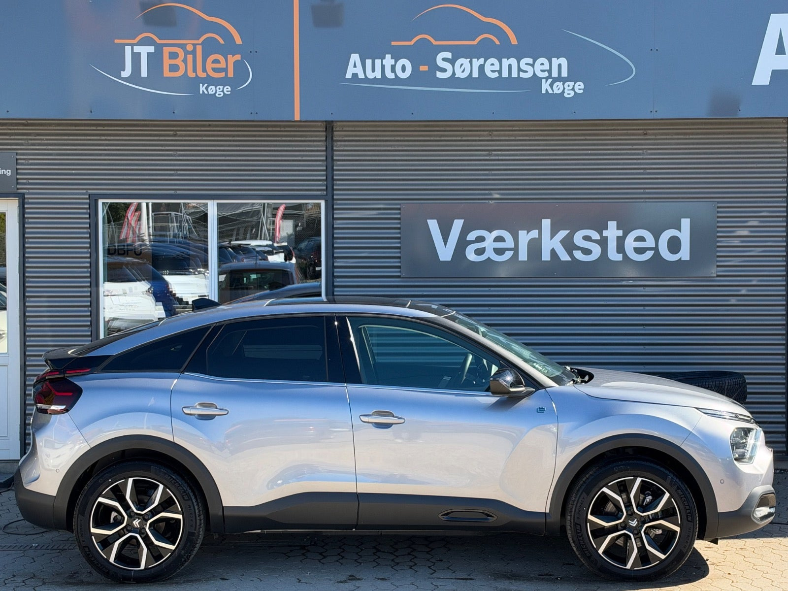 Grå Citroën ë-C4 fra 2024