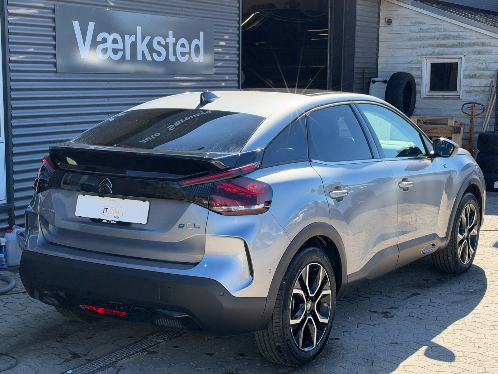 Grå Citroën ë-C4 fra 2024