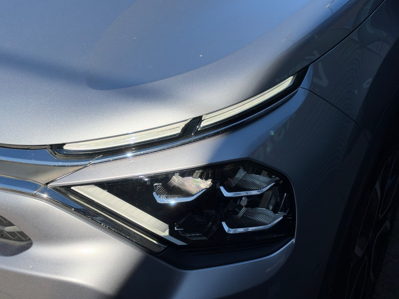 Grå Citroën ë-C4 fra 2024
