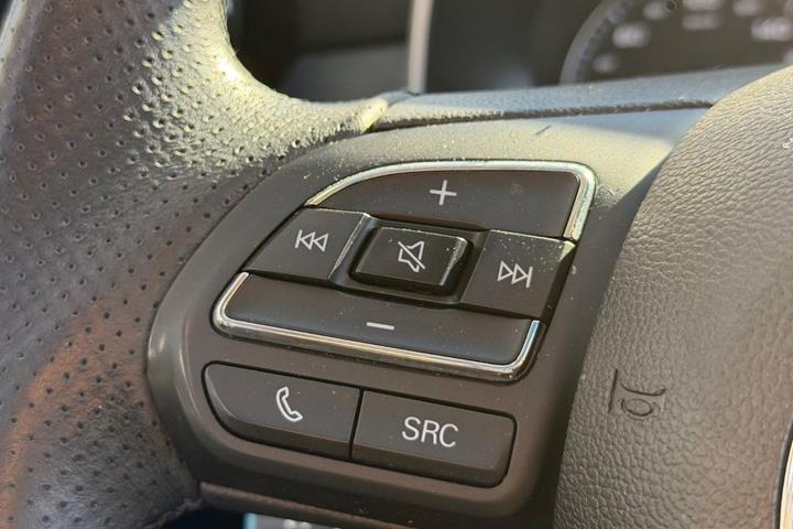 Rød MG ZS fra 2021