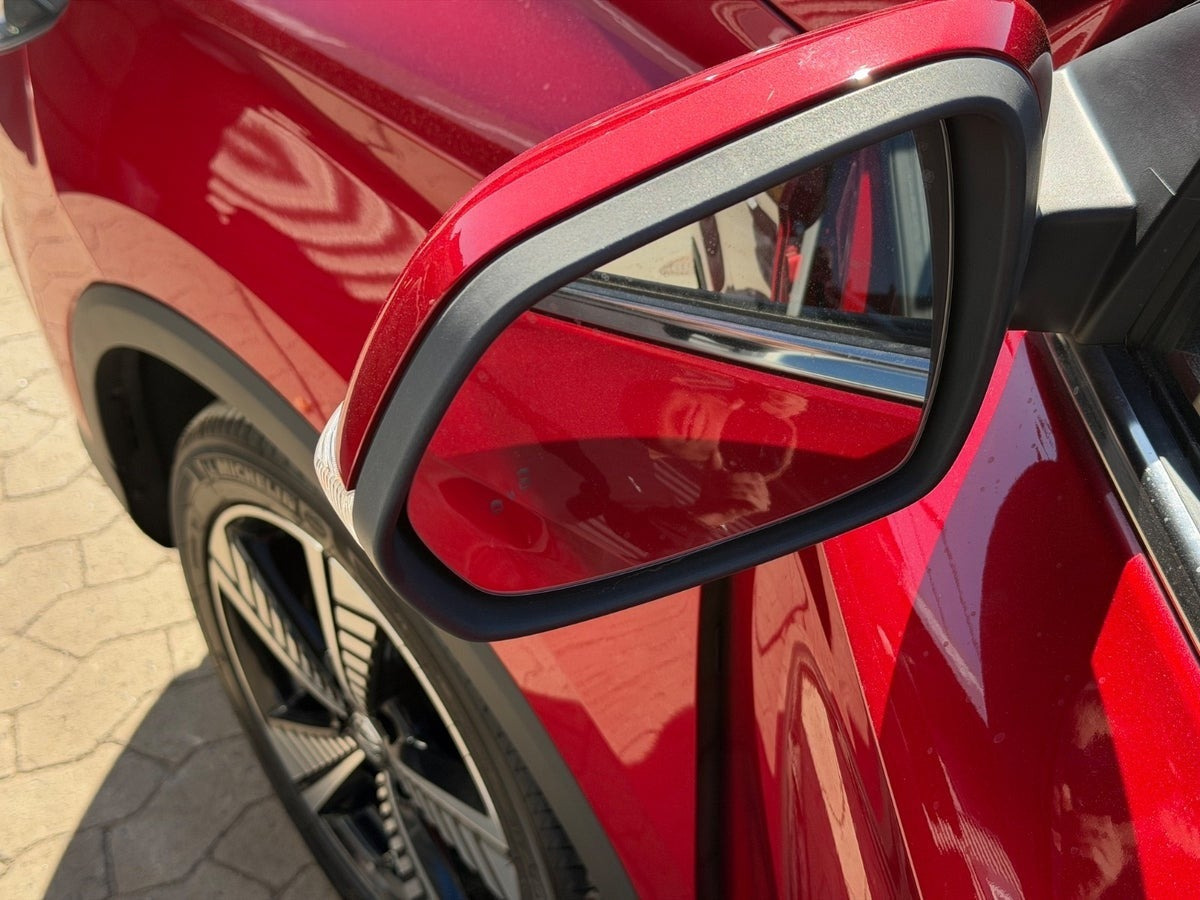 Rød MG ZS fra 2021
