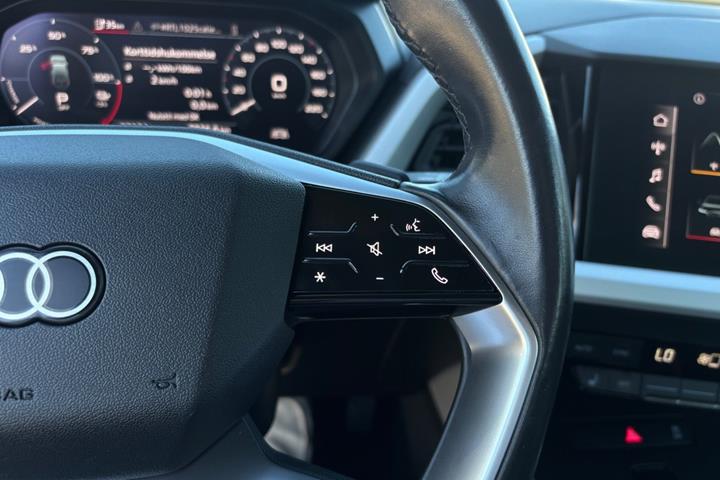 Grå Audi Q4 e-tron fra 2022