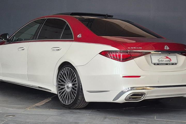 Hvid Mercedes S320 fra 2008