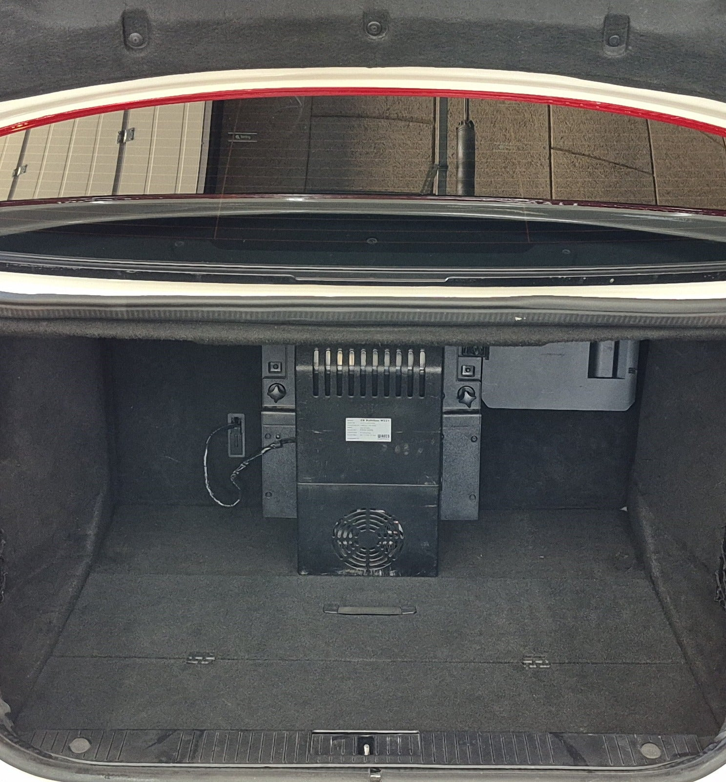 Hvid Mercedes S320 fra 2008