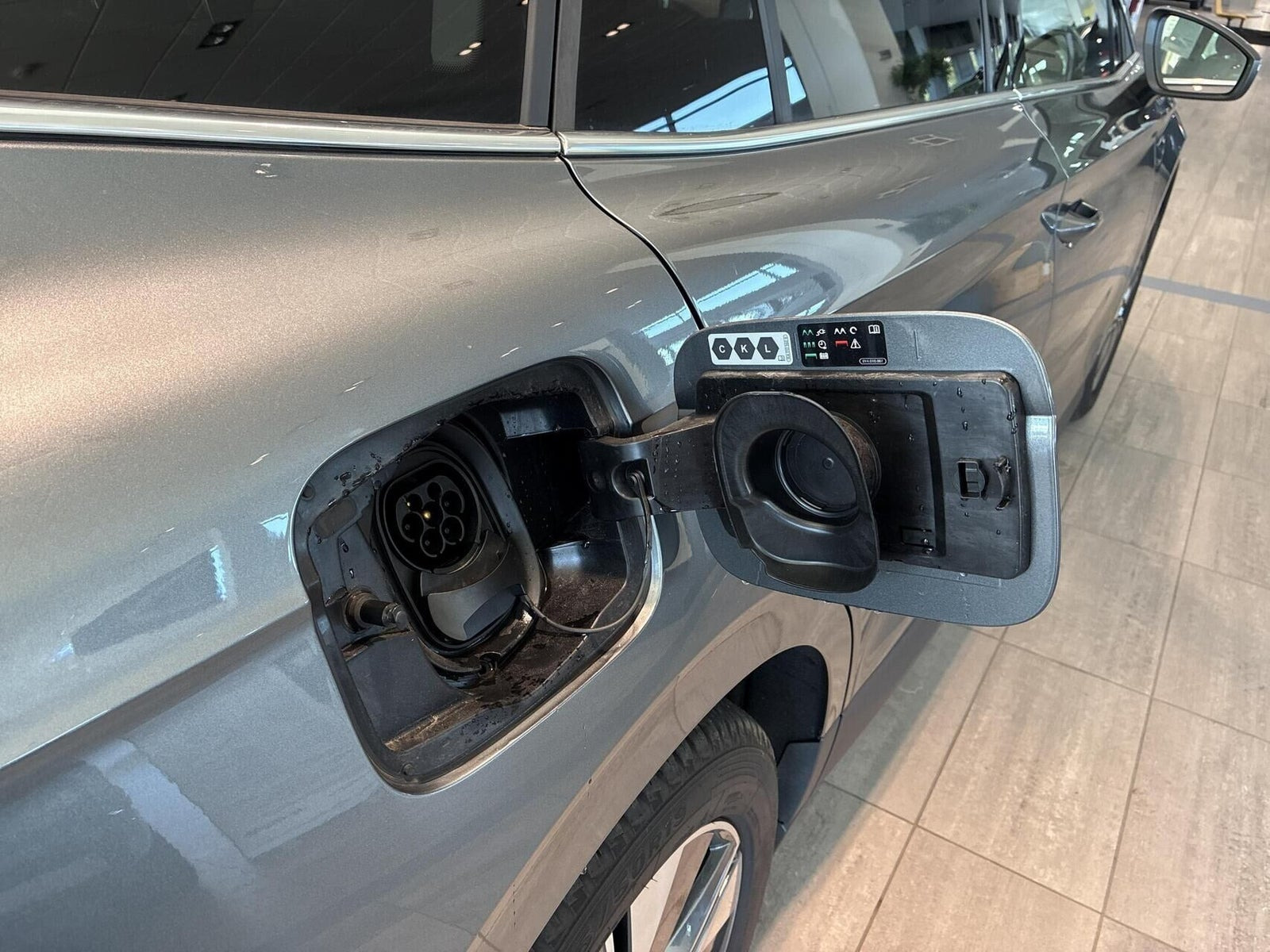 Grå Skoda Enyaq fra 2025