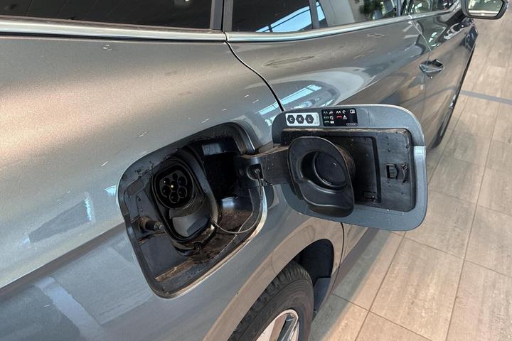 Grå Skoda Enyaq fra 2025
