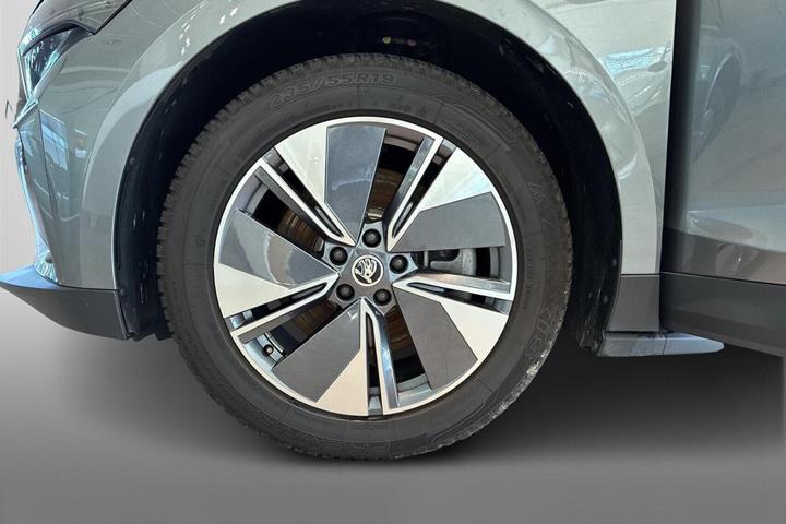 Grå Skoda Enyaq fra 2025