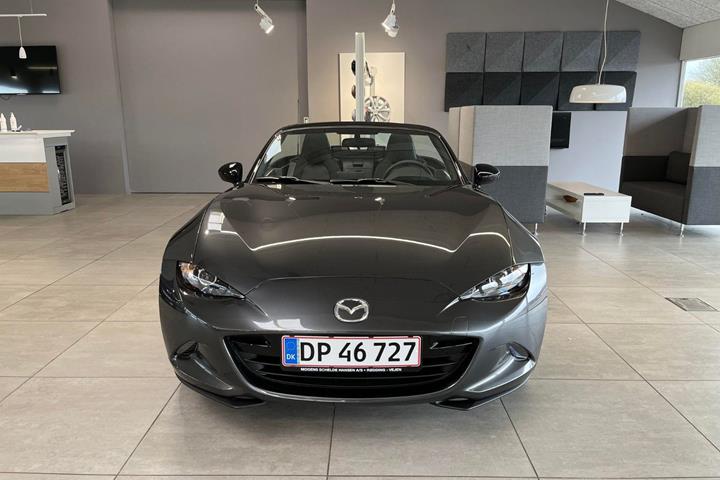 Grå Mazda MX-5 fra 2022