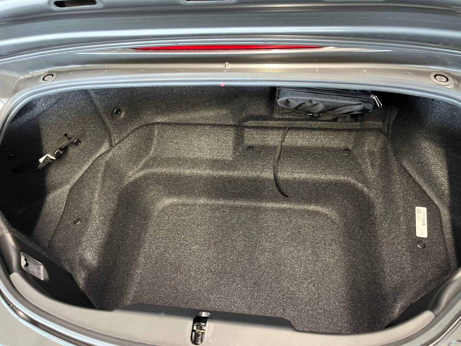Grå Mazda MX-5 fra 2022