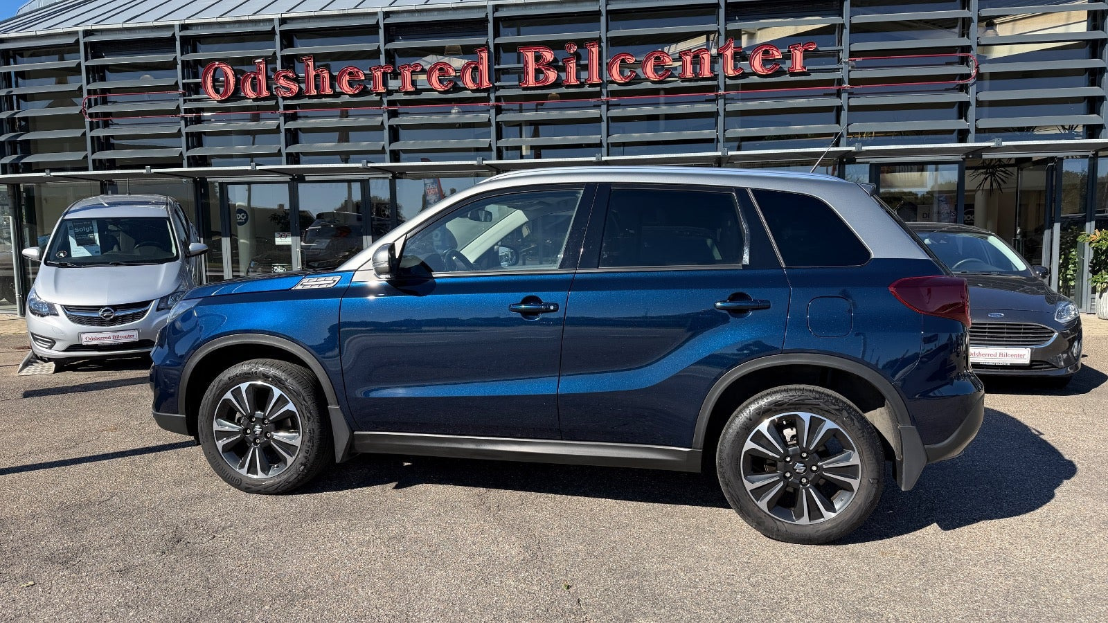 Blå Suzuki Vitara fra 2022