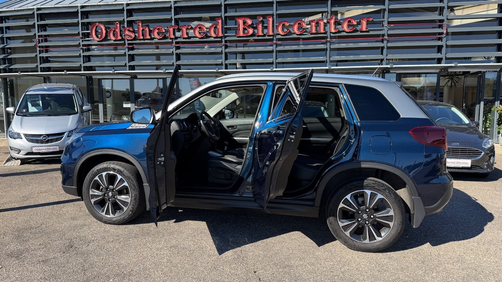 Blå Suzuki Vitara fra 2022