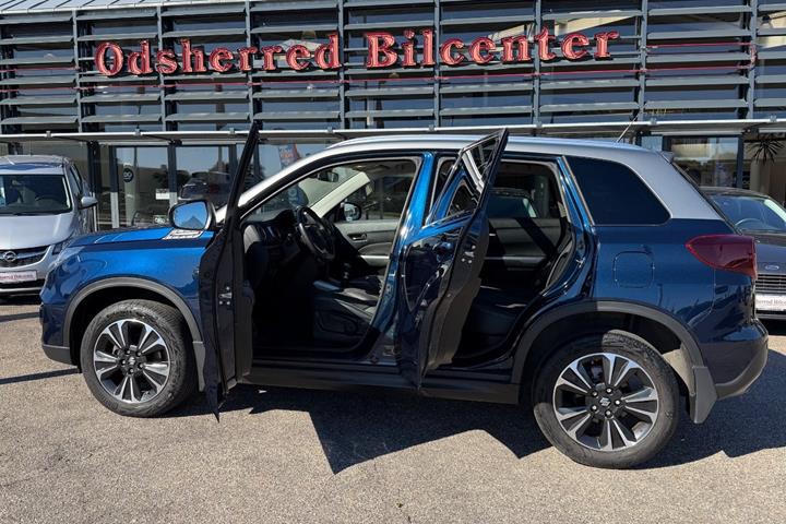 Blå Suzuki Vitara fra 2022