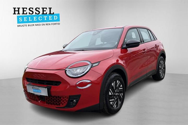 Rød Fiat 600e fra 2024
