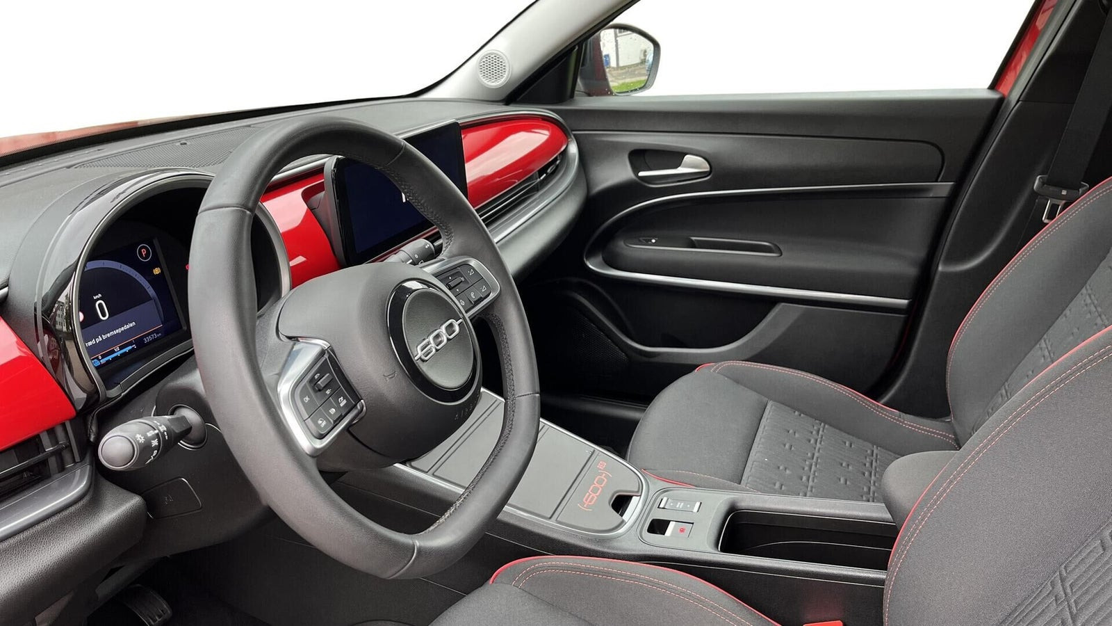 Rød Fiat 600e fra 2024
