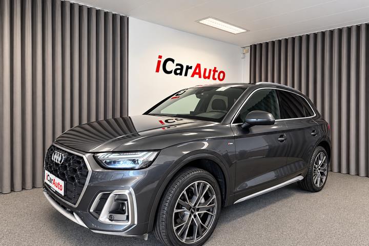 Grå Audi Q5 fra 2022 set udefra