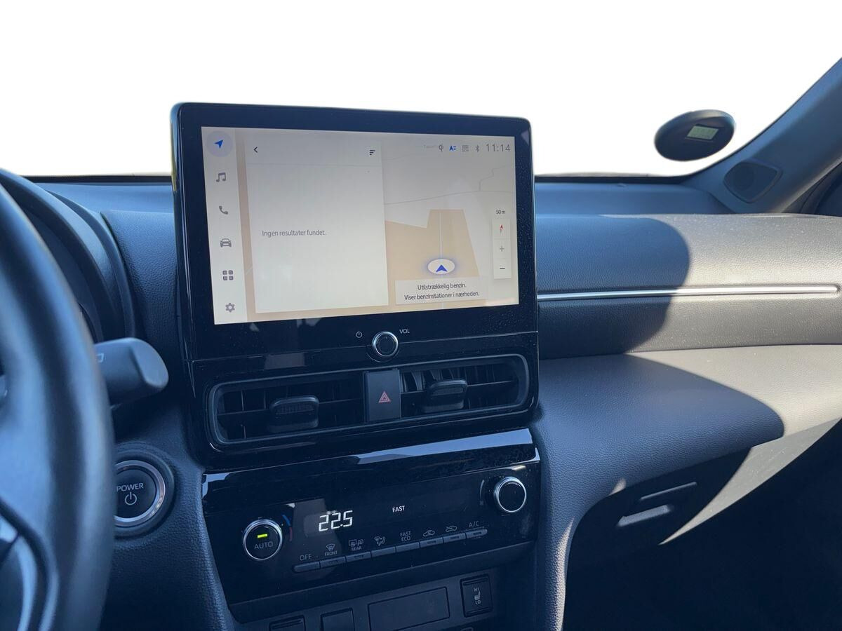 Sølv Toyota Yaris Cross fra 2024