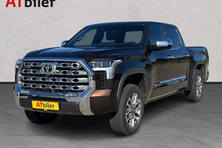 Brun Toyota Tundra fra 2023
