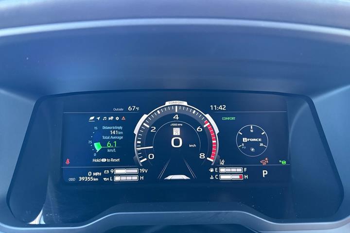 Brun Toyota Tundra fra 2023