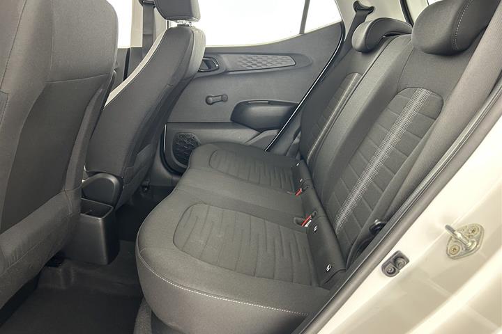 Hvid Hyundai i10 fra 2022